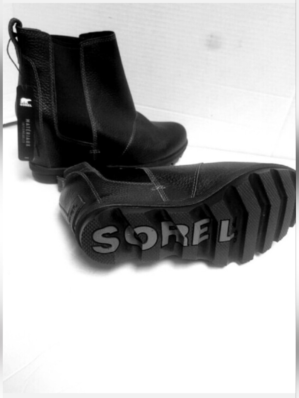 NWT Sorel Joan of Arctic"Wedge Il Chelsea BootBlack - Women's Size 8.5